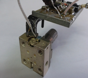 Photograph of experimental terahertz generator on IMPATT diode with waveguide channel cross-section of 0.7x0.35 mm